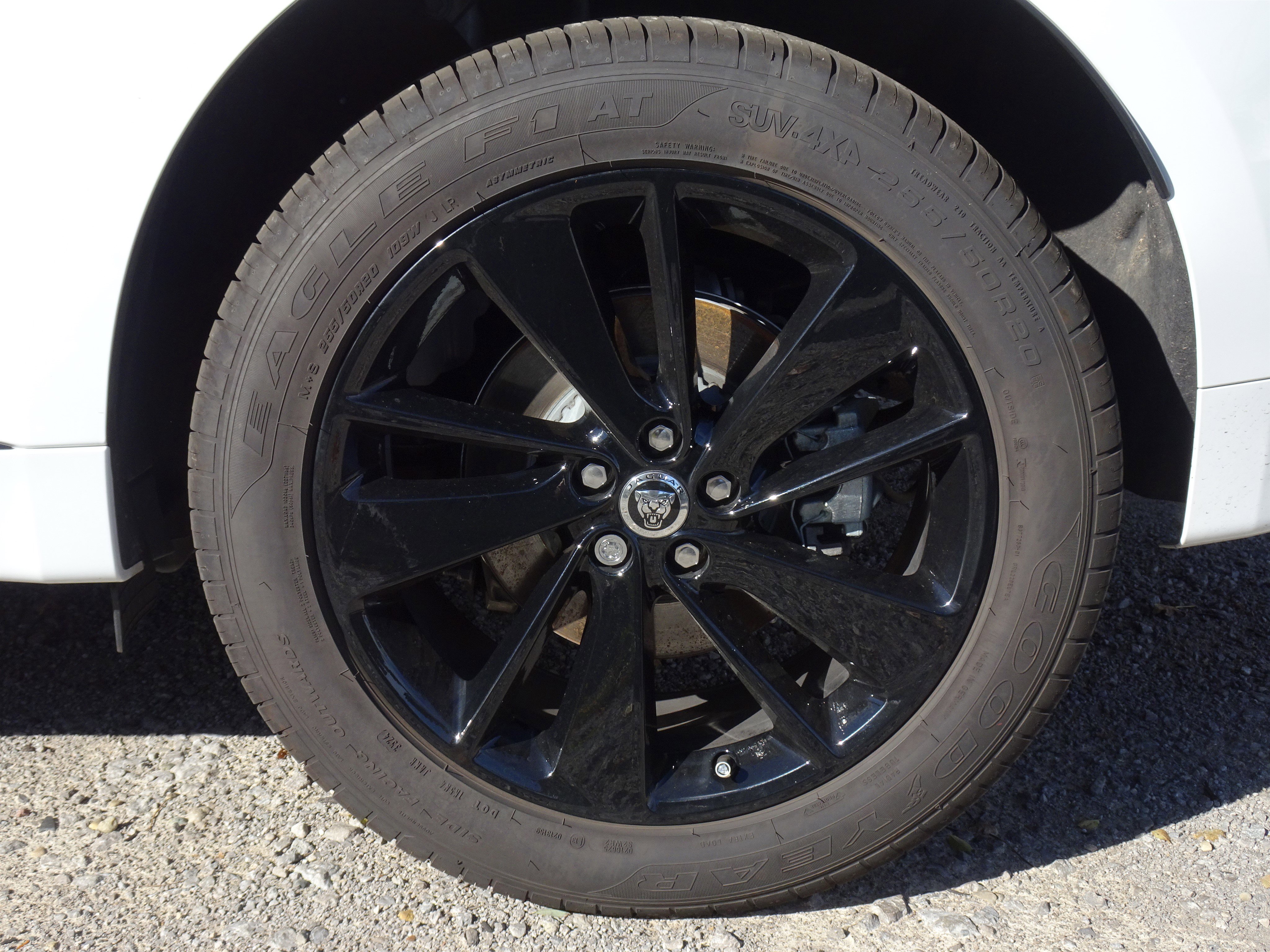 Certified 2025 Jaguar F-PACE R-Dynamic S image 29