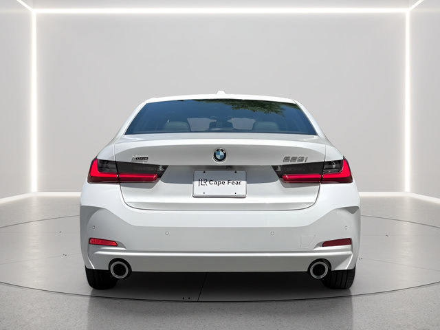 Used 2026 BMW 330i xDrive Sedan AWD/4WD image 4