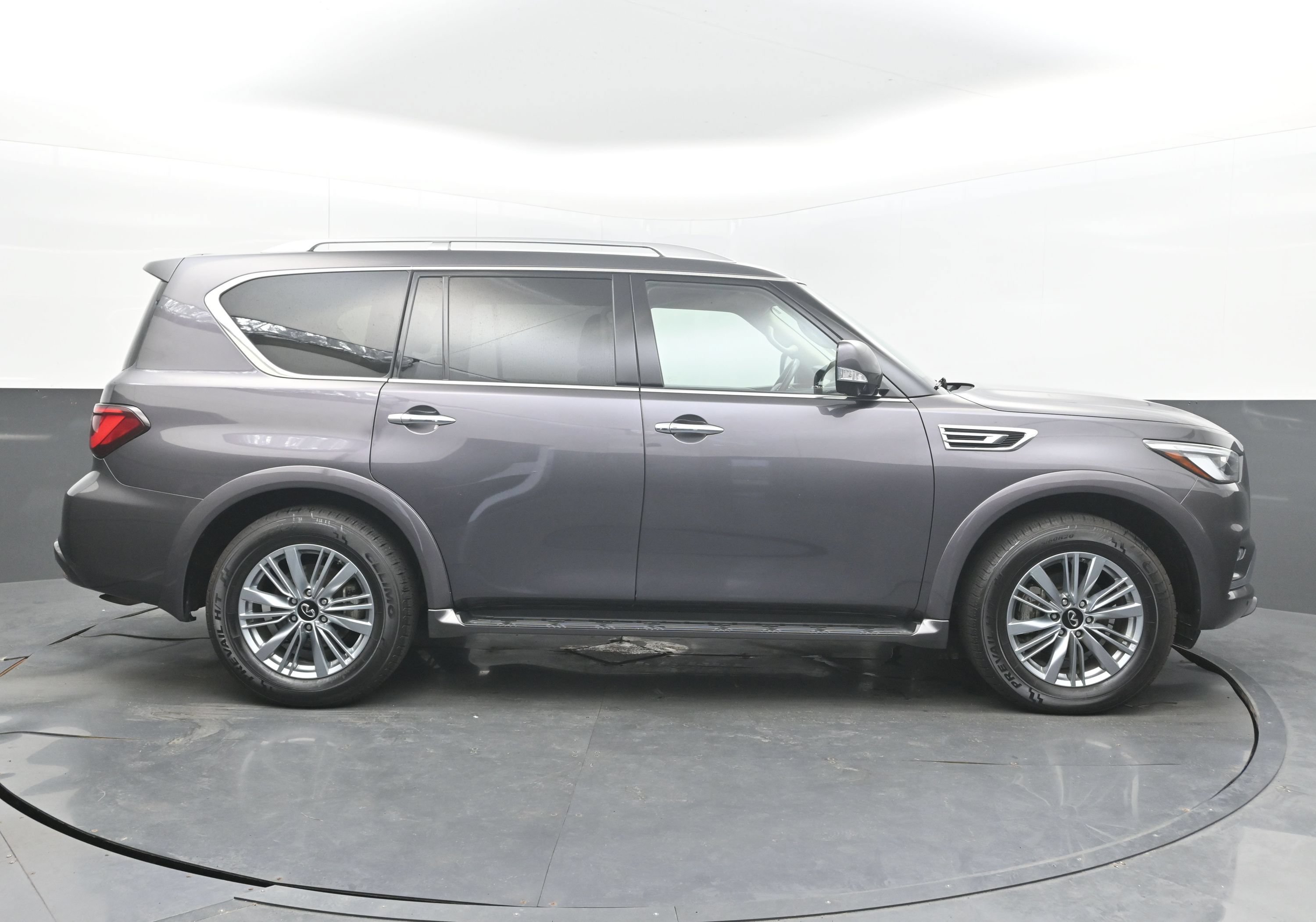 Used 2024 INFINITI QX80 Luxe AWD/4WD image 10