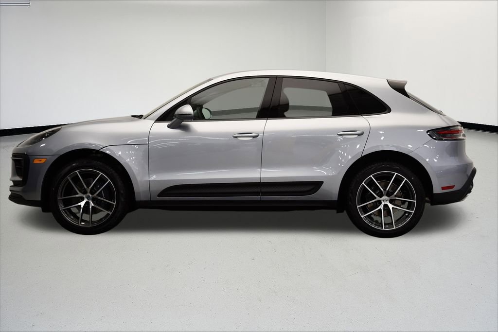 Used 2025 Porsche Macan Turbo image 2
