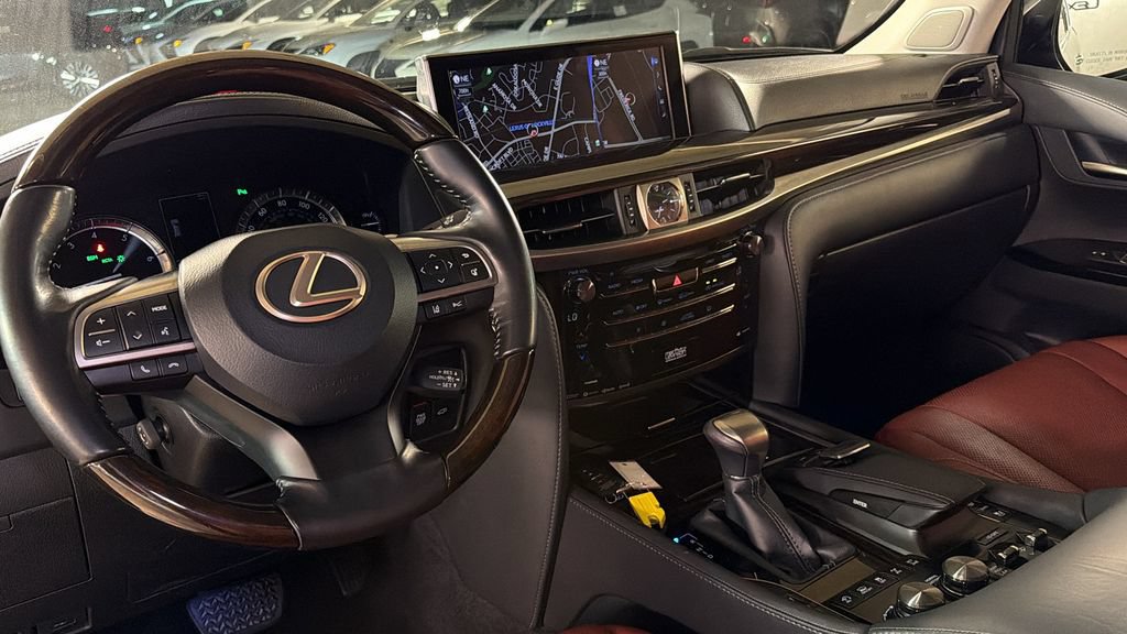Used 2018 Lexus LX 570 4WD w/ Luxury Package image 20