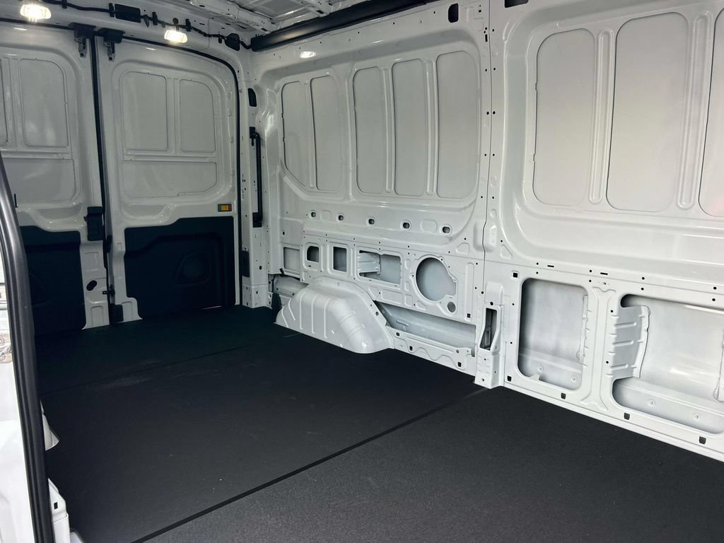 New 2026 Ford Transit 250 148 Medium Roof RWD image 15
