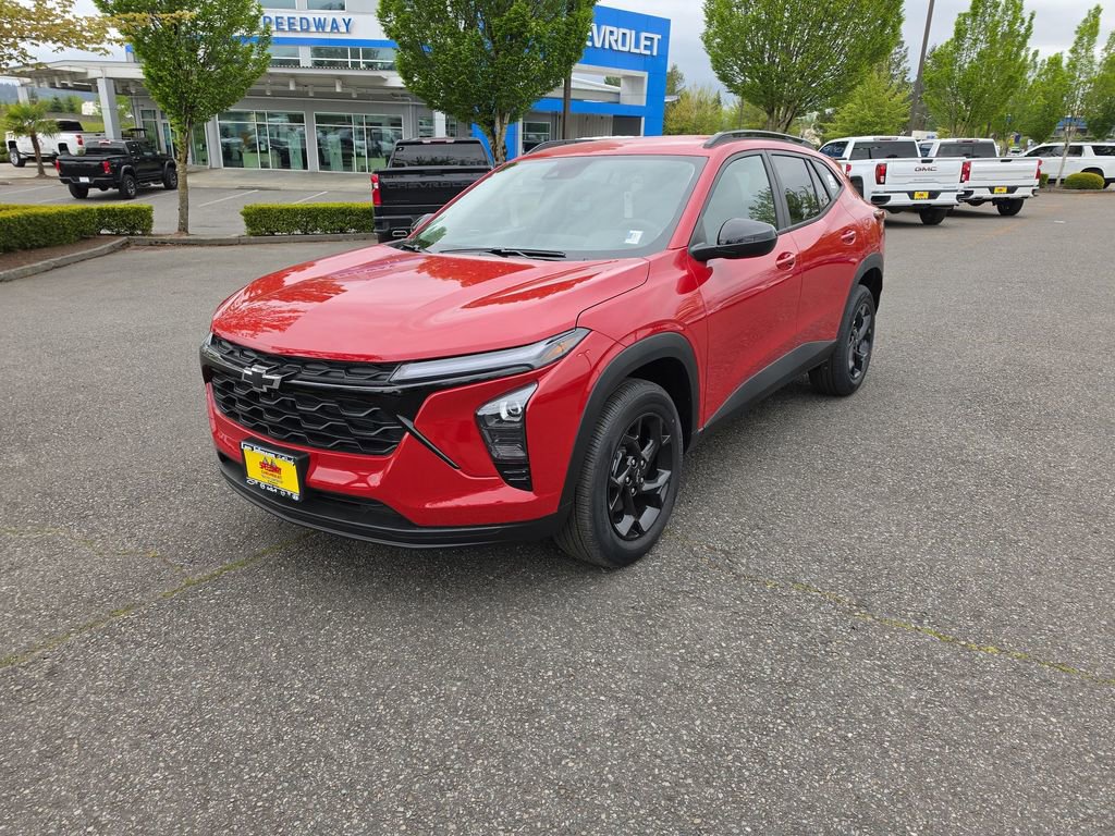New 2026 Chevrolet Trax LT FWD image 2