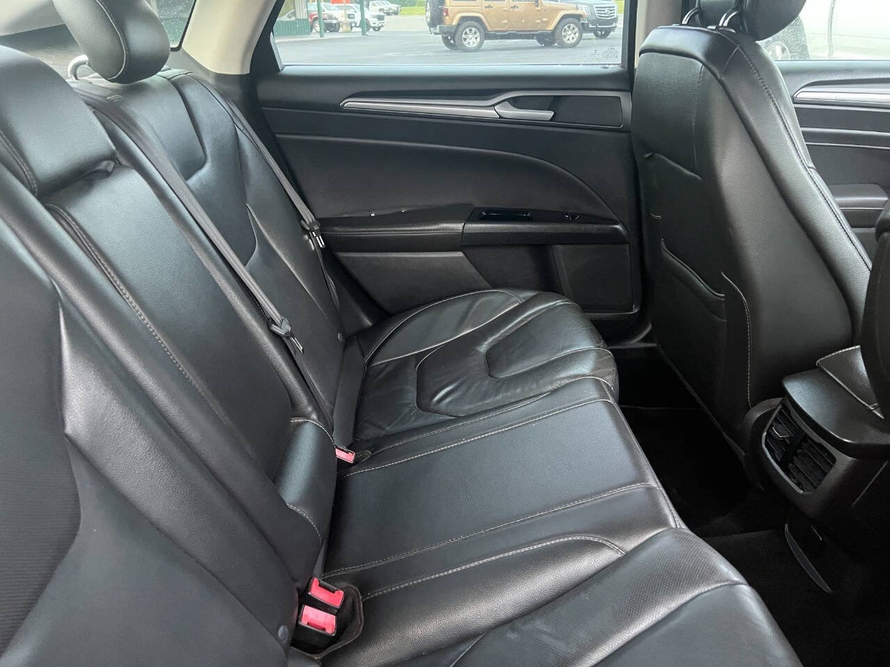 Used 2013 Ford Fusion Titanium FWD image 10