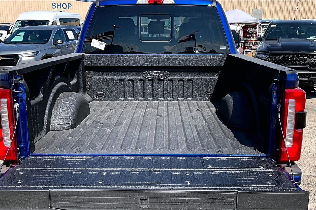 New 2026 Ford F250 Lariat w/ Black Appearance Package image 26