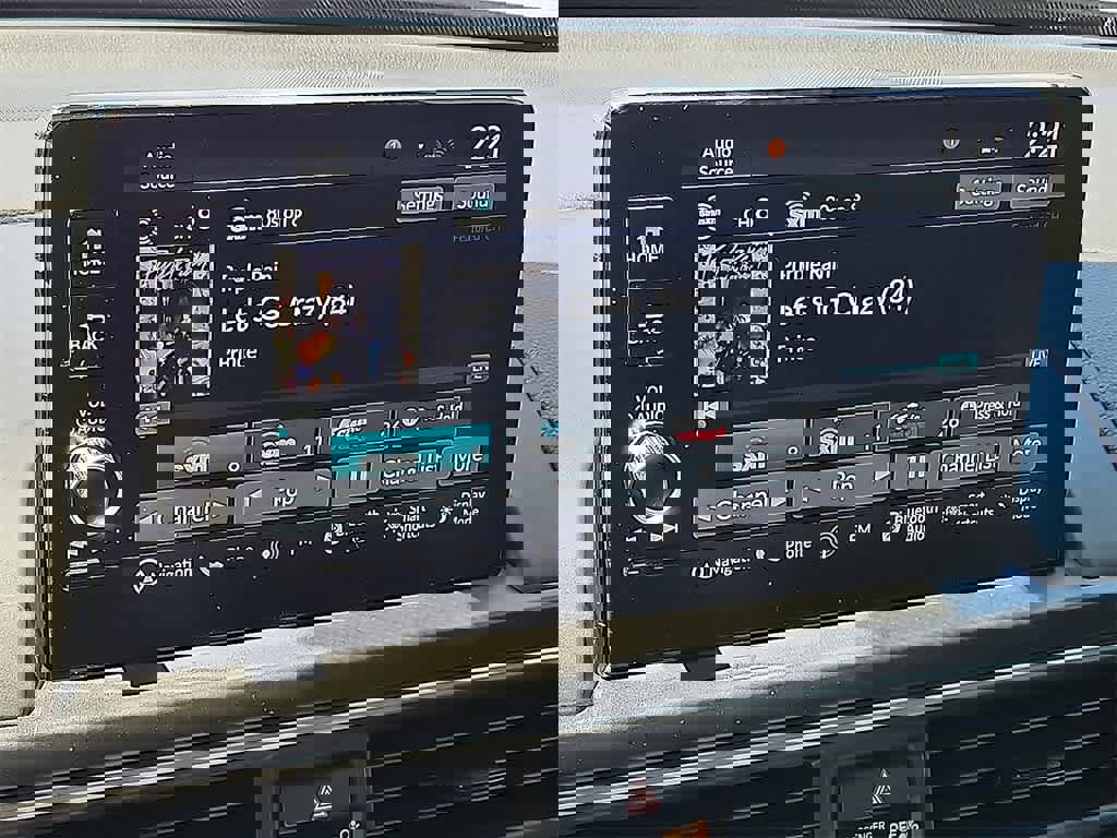 New 2025 Honda Pilot Touring image 14