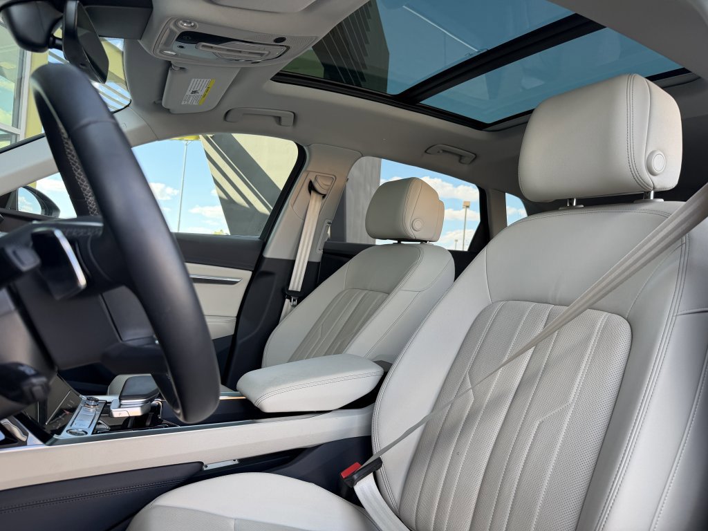 Used 2024 Audi Q8 e-tron Premium Plus w/ Premium Plus Package image 40