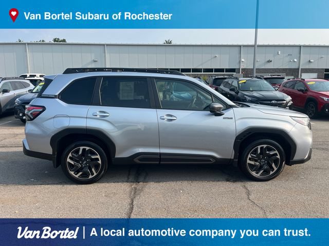 Used 2025 Subaru Forester Limited AWD/4WD image 6