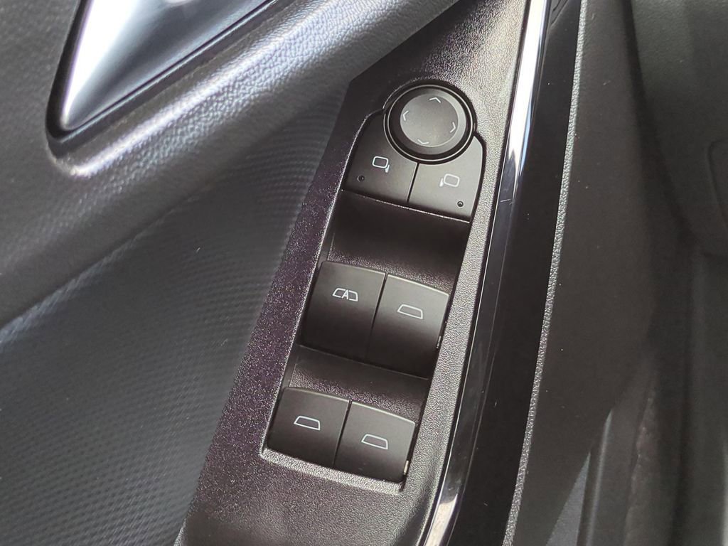 Used 2025 Chevrolet Equinox LT image 20