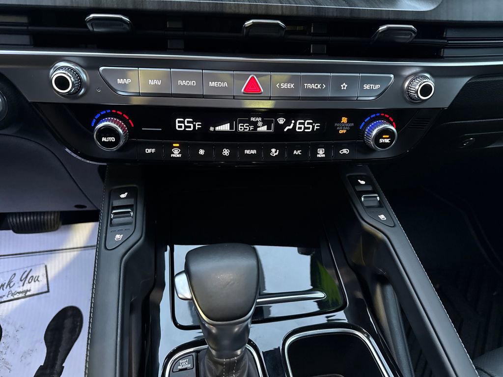 Used 2025 Kia Telluride EX w/ EX Captain's Chair Package image 21
