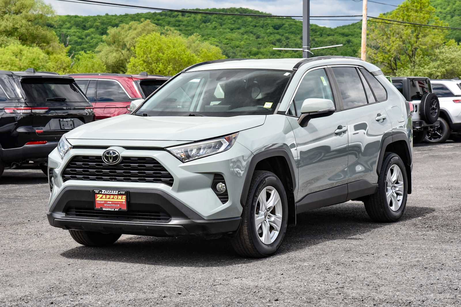 Used 2021 Toyota RAV4 XLE w/ Carpet Mat Package (TMS) AWD/4WD image 7
