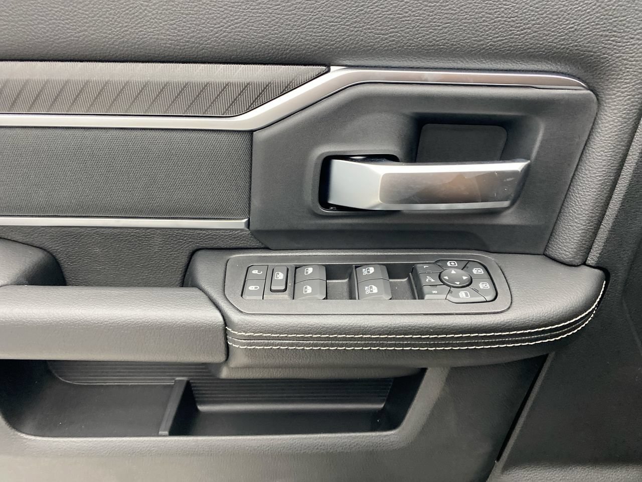 New 2026 RAM 2500 Big Horn AWD/4WD image 12