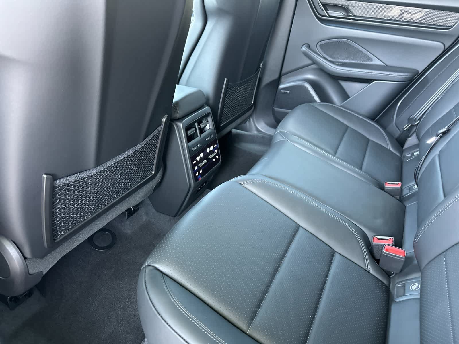 New 2026 Porsche Macan Turbo Electric AWD/4WD image 13