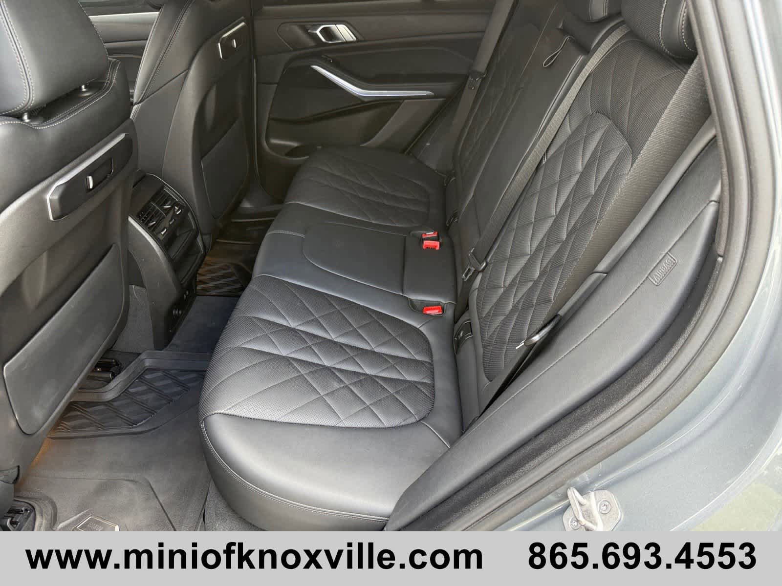 Used 2024 BMW X5 xDrive40i w/ M Sport Package image 11