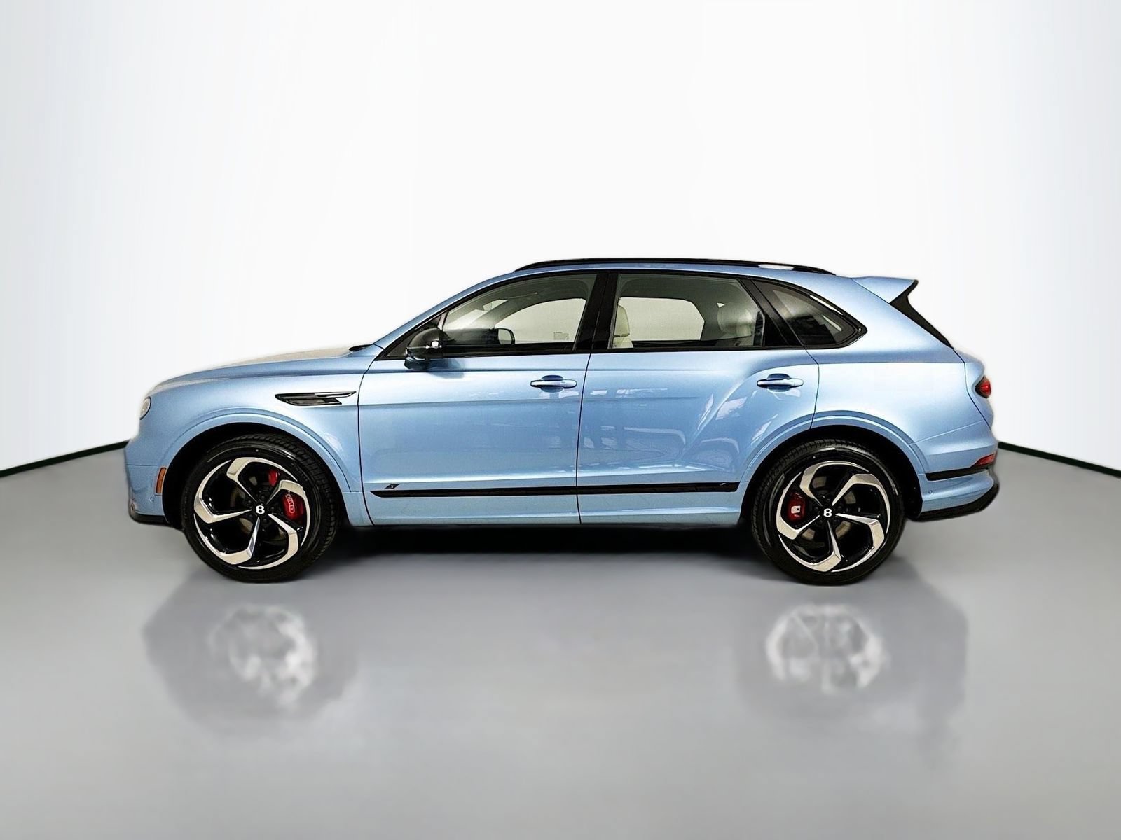 Certified 2025 Bentley Bentayga AWD/4WD image 5