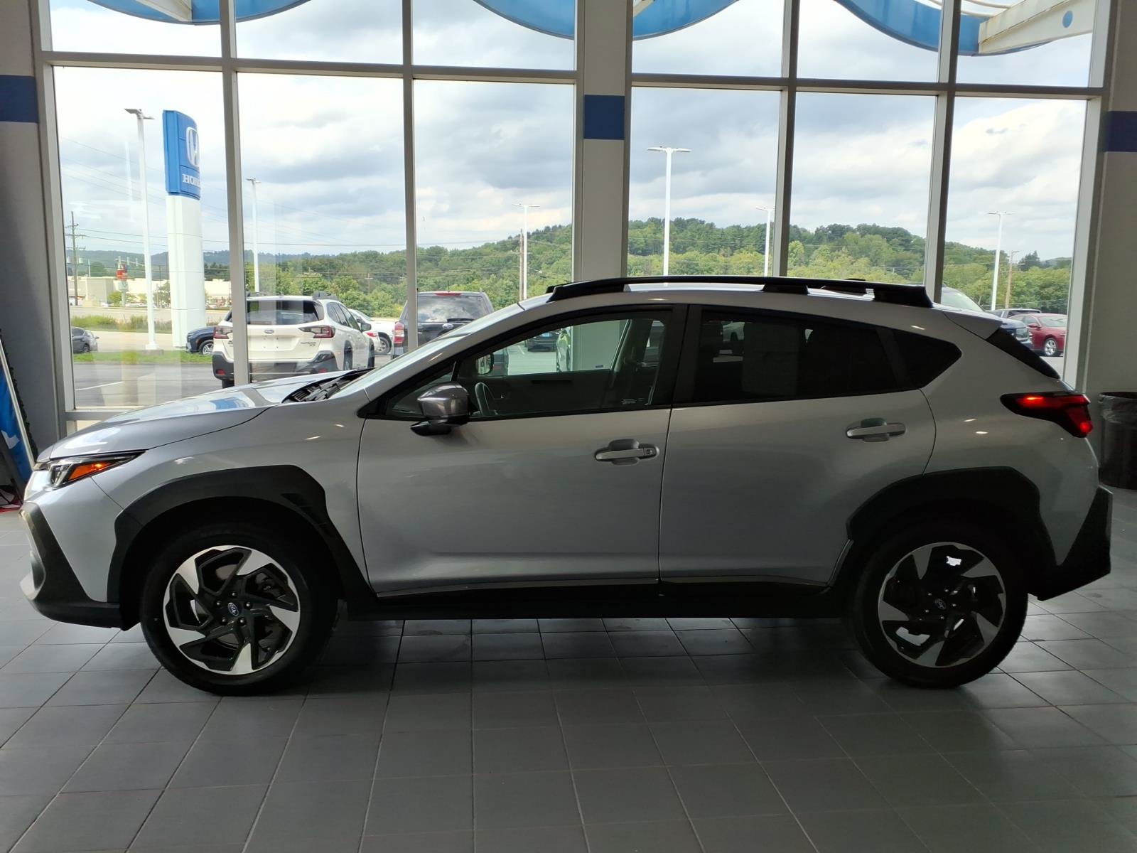 Used 2024 Subaru Crosstrek 2.5i Limited w/ Crosstrek Mirror Package AWD/4WD image 7
