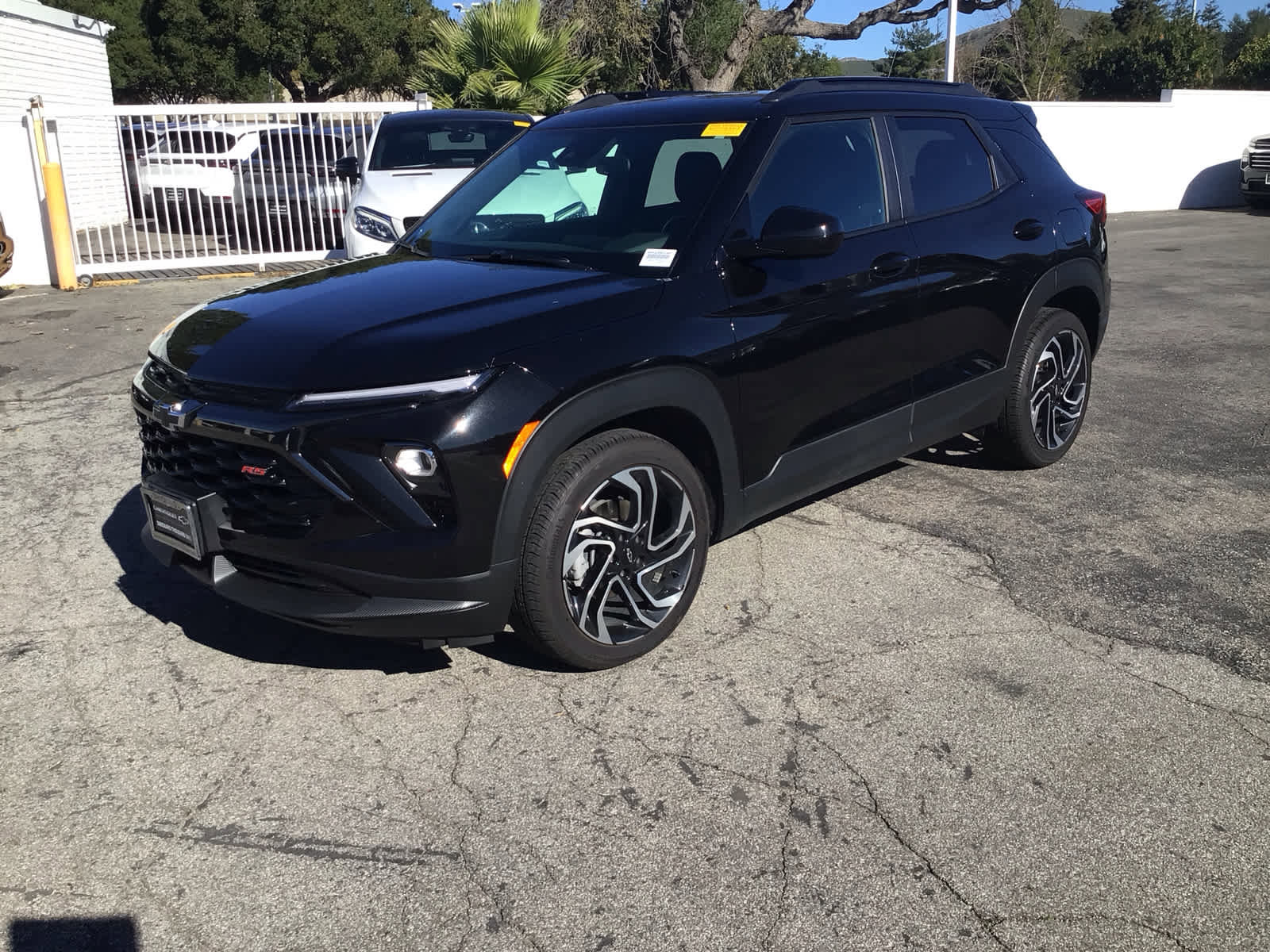 Used 2025 Chevrolet TrailBlazer RS w/ Driver Confidence Package image 2