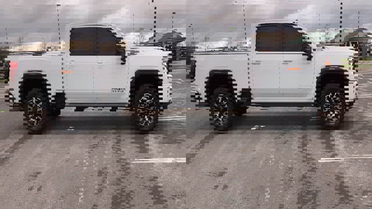 Used 2022 GMC Sierra 3500 AT4 w/ AT4 Preferred Package image 9