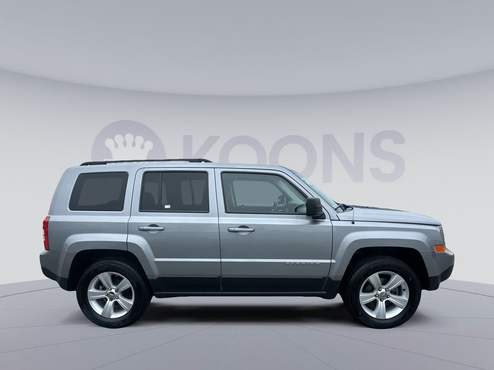 Used 2014 Jeep Patriot Latitude w/ Sun/Sound Group AWD/4WD image 12