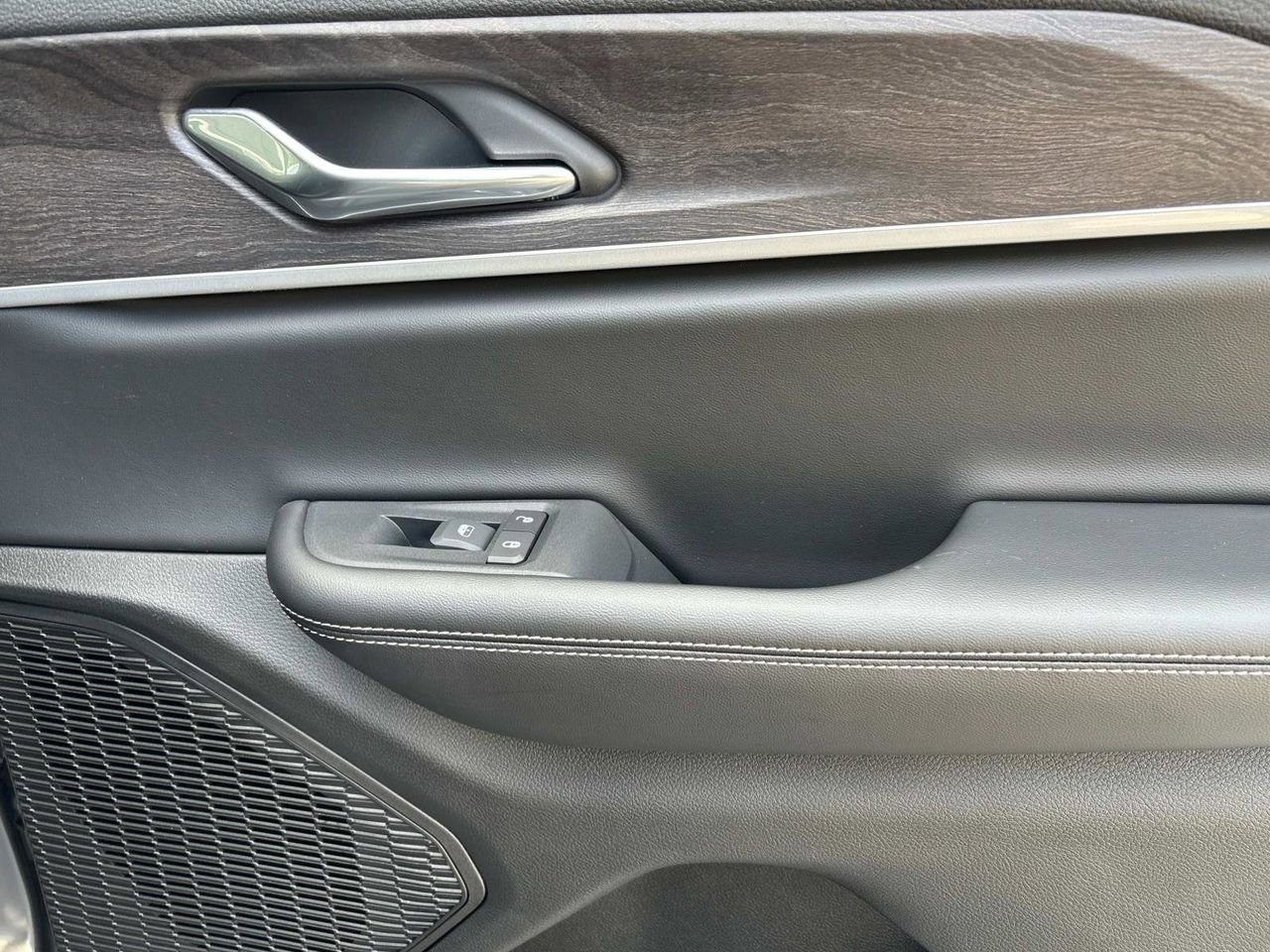 New 2025 Jeep Grand Cherokee Limited w/ Luxury Tech Group II AWD/4WD image 35