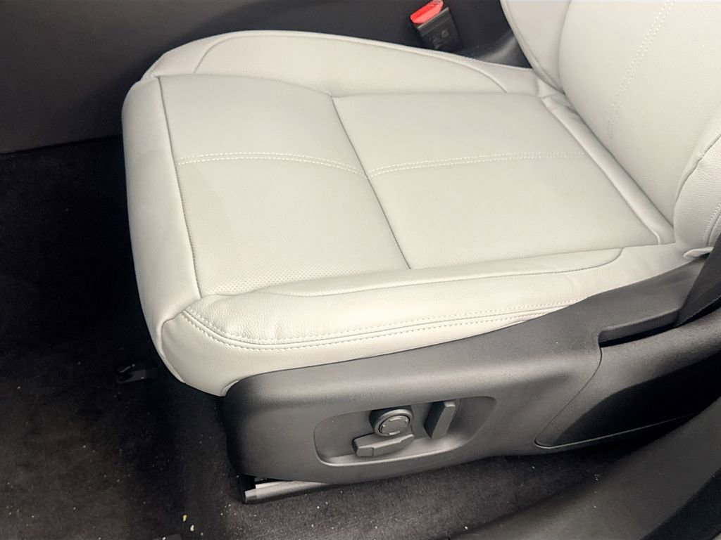 New 2026 Land Rover Range Rover Velar S image 19