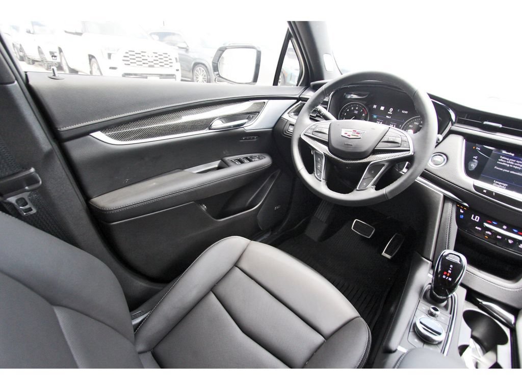 New 2026 Cadillac XT5 Sportv w/ LPO, Onyx Lite Package AWD/4WD image 8