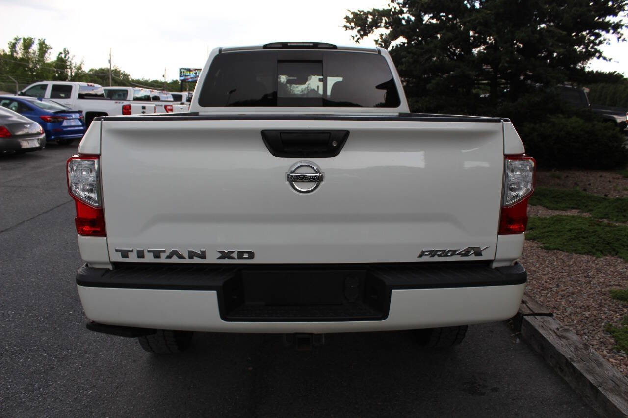 Used 2019 Nissan Titan PRO-4X image 7