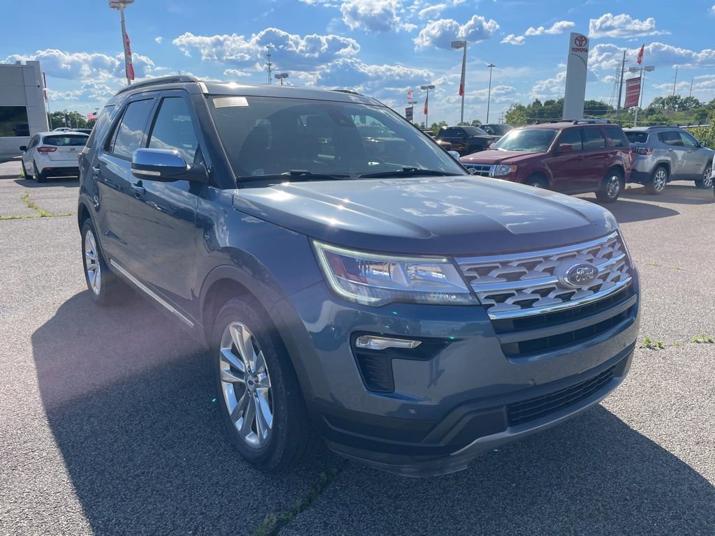 Used 2019 Ford Explorer XLT w/ Equipment Group 202A AWD/4WD image 4