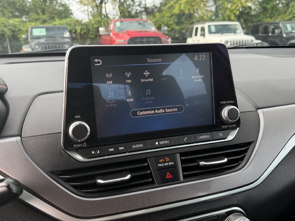 Used 2024 Nissan Altima 2.5 SR FWD image 19