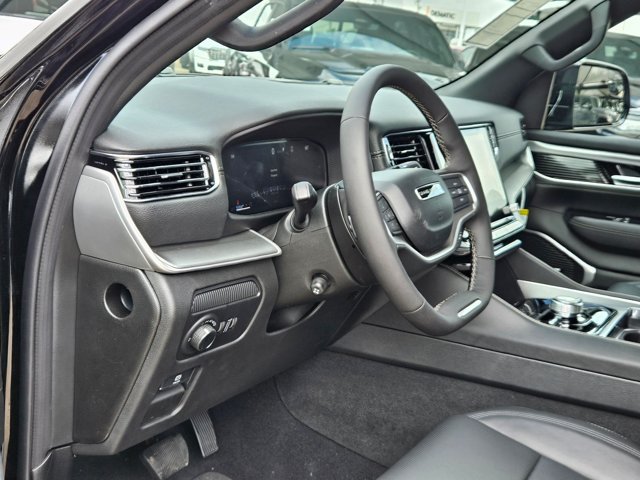 New 2026 Jeep Grand Wagoneer L Limited w/ Convenience Group I AWD/4WD image 3