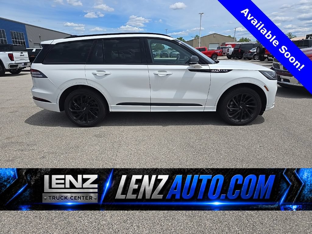 Used 2025 Lincoln Aviator Reserve w/ Luxury Package AWD/4WD image 1