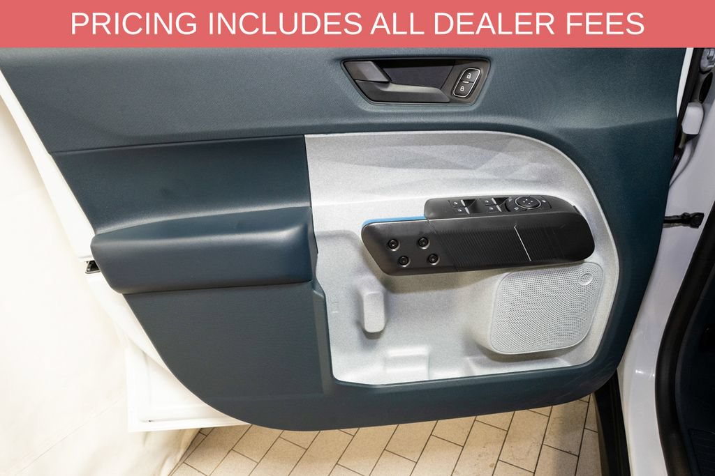 Used 2025 Ford Maverick XLT FWD image 11
