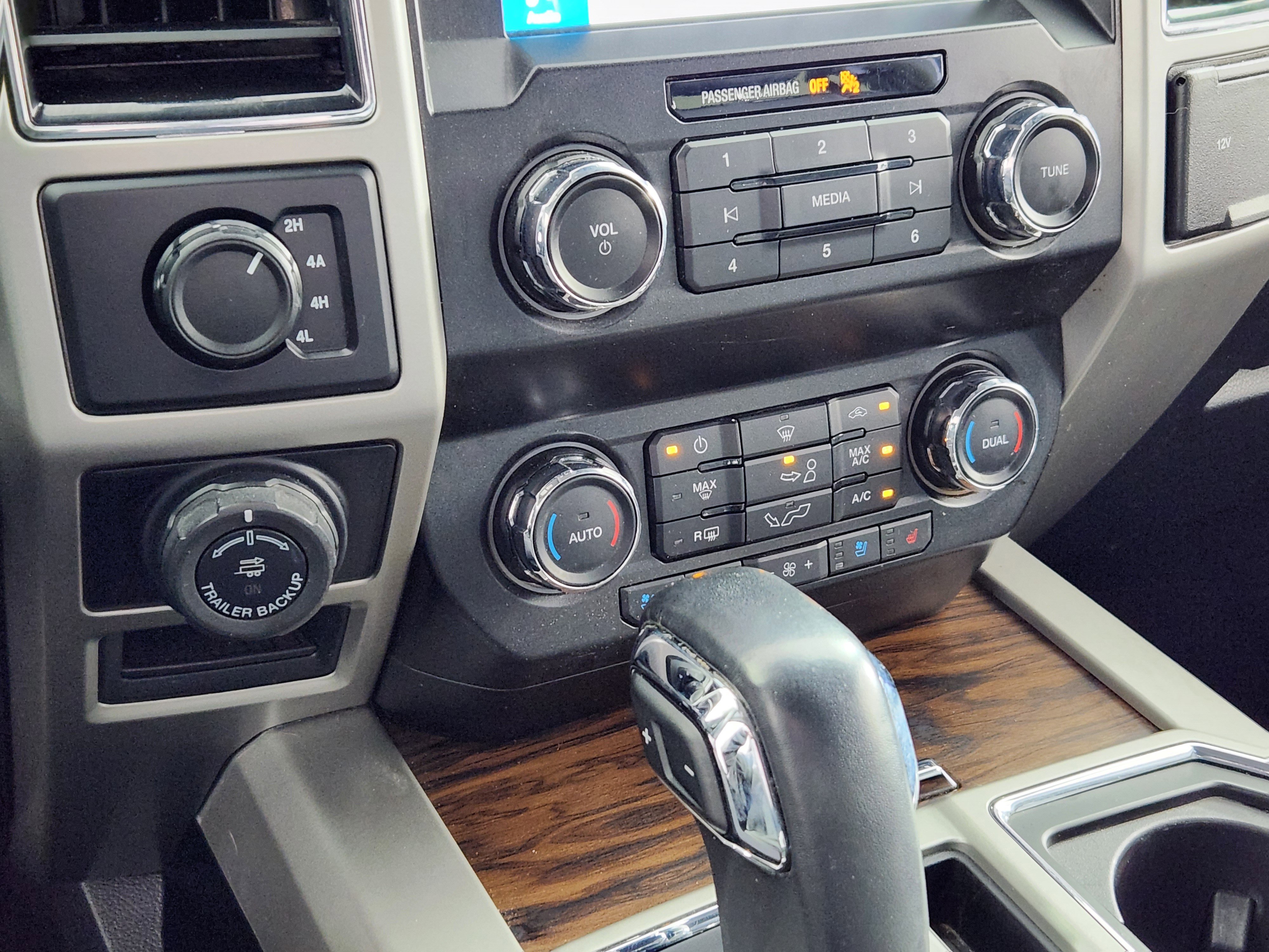 Used 2019 Ford F150 Lariat image 24