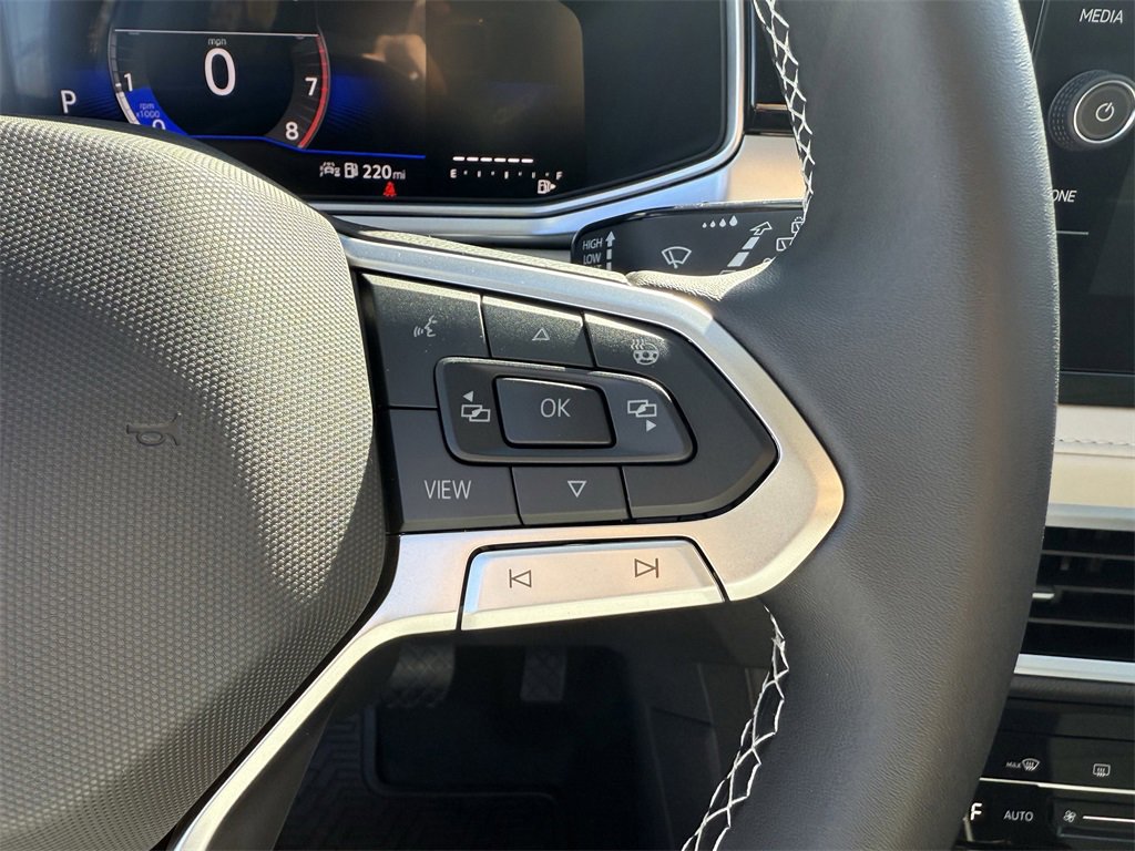 New 2026 Volkswagen Taos SE image 15