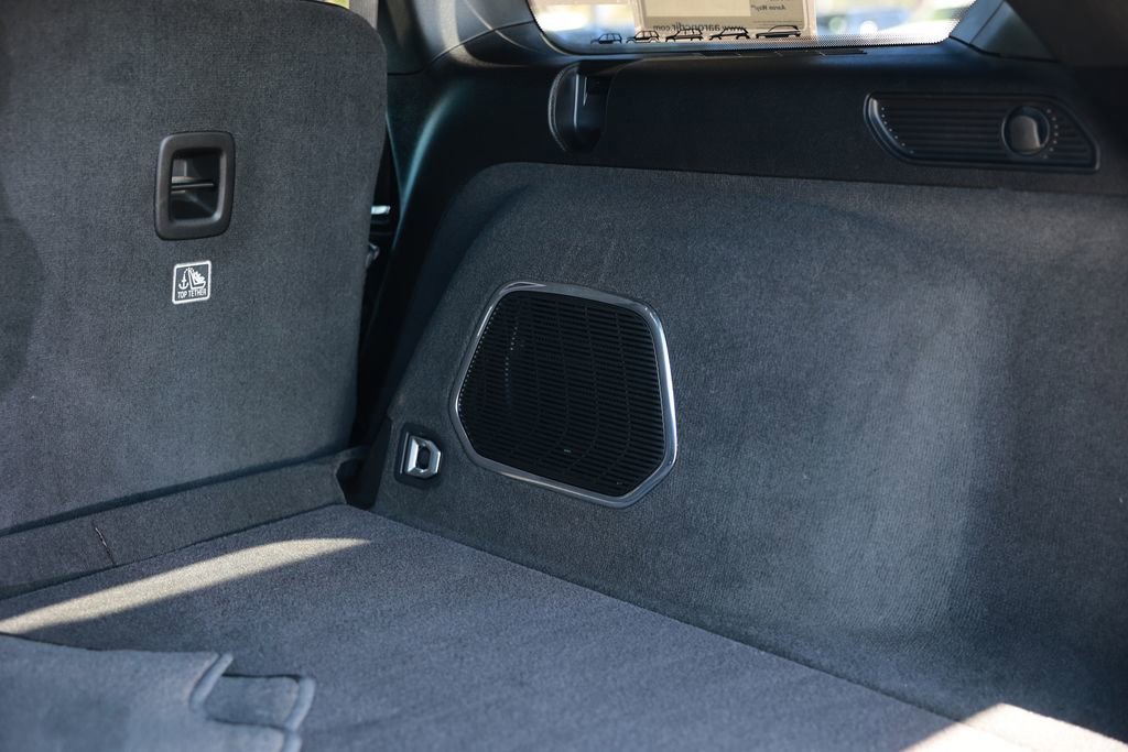 Used 2023 Jeep Grand Cherokee Overland RWD image 38