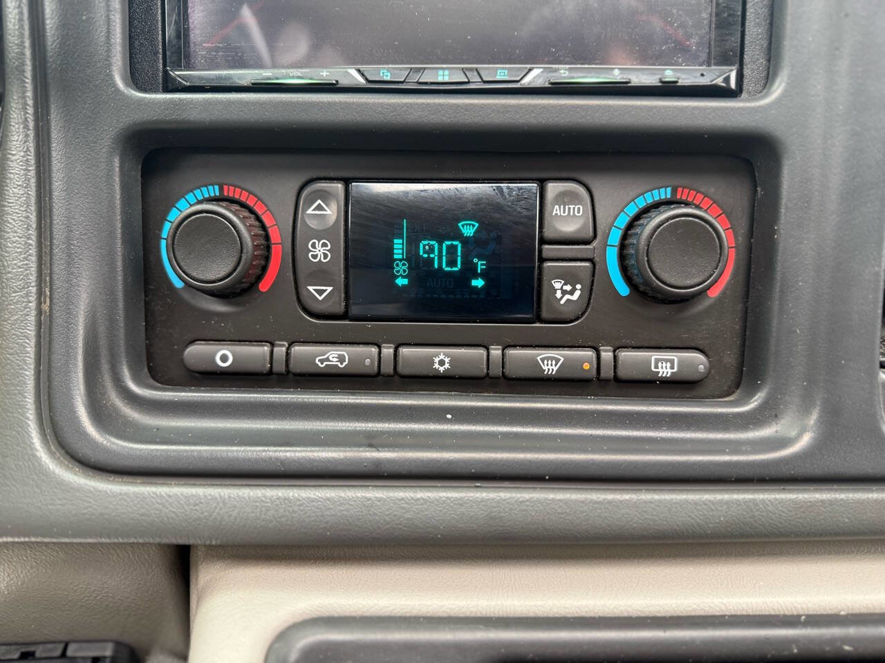 Used 2005 Chevrolet Avalanche 2500 w/ Preferred Equipment Group image 50