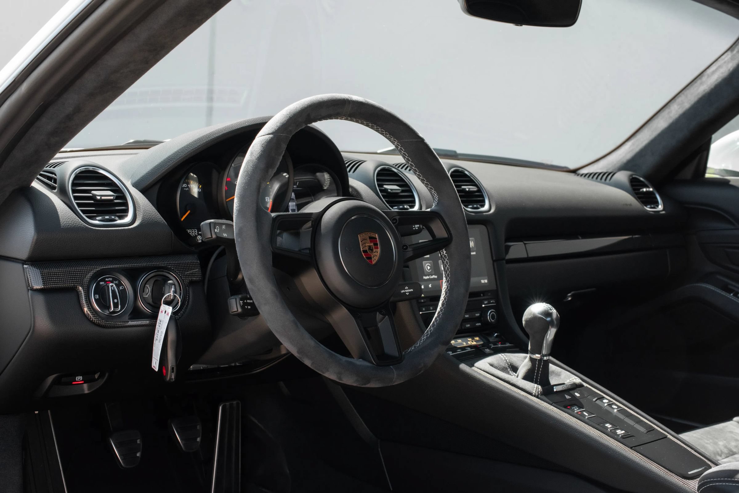 Used 2020 Porsche 718 Cayman GT4 RWD image 8