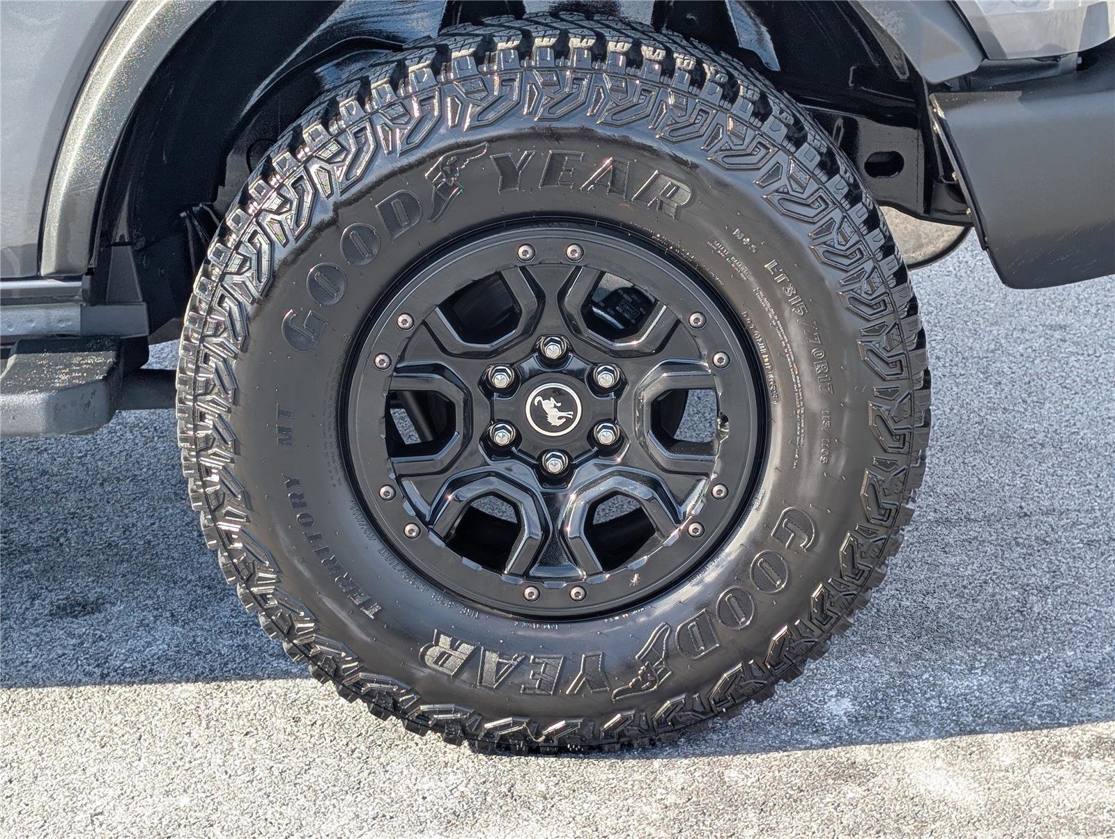 Used 2023 Ford Bronco Wildtrak image 9