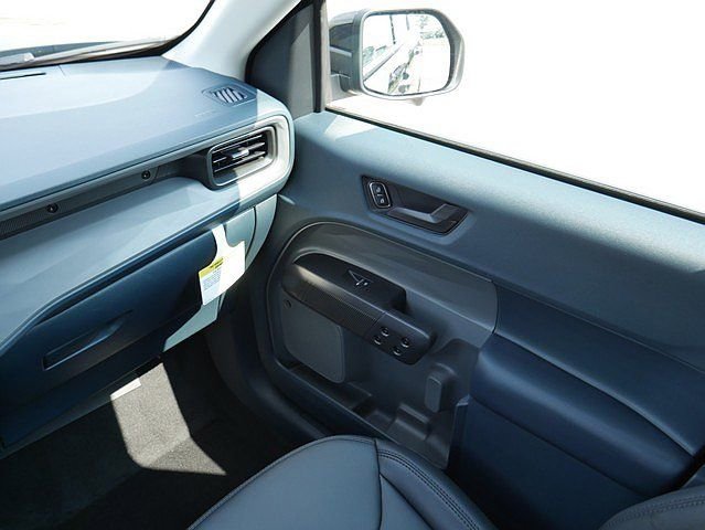 New 2025 Ford Maverick Lariat w/ Black Appearance Package AWD/4WD image 23