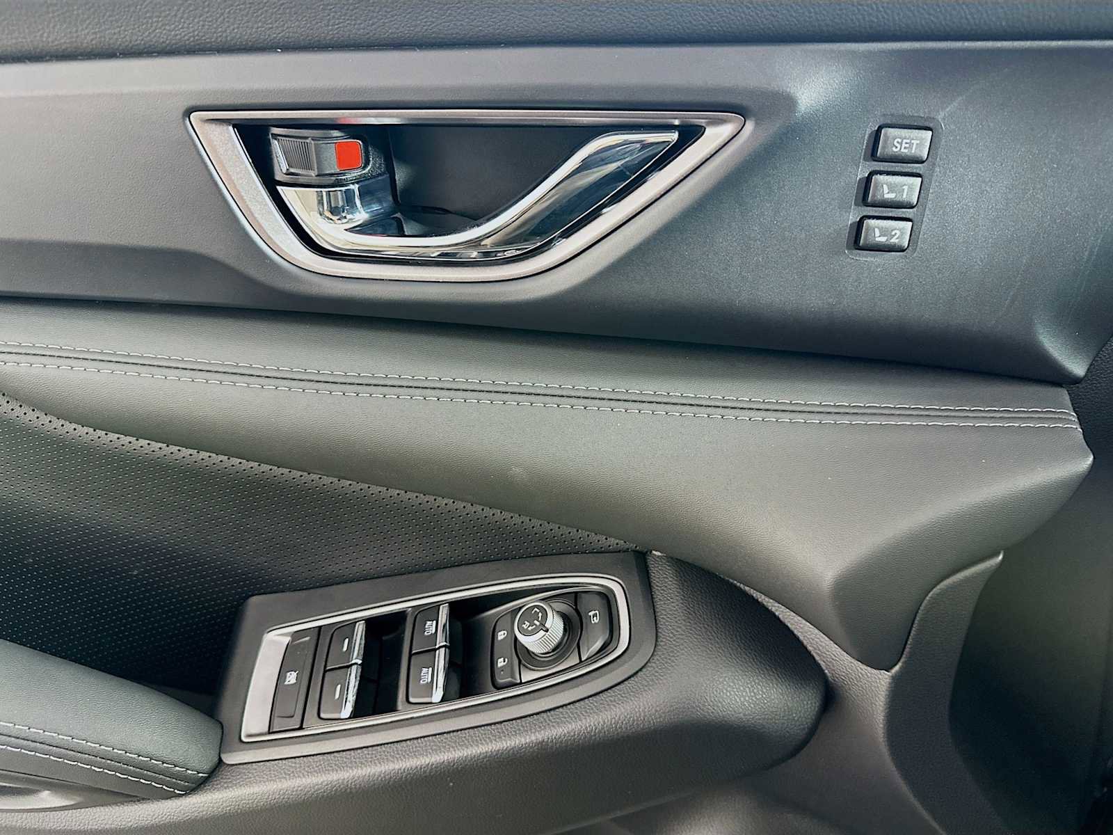 New 2025 Subaru Ascent Limited image 17