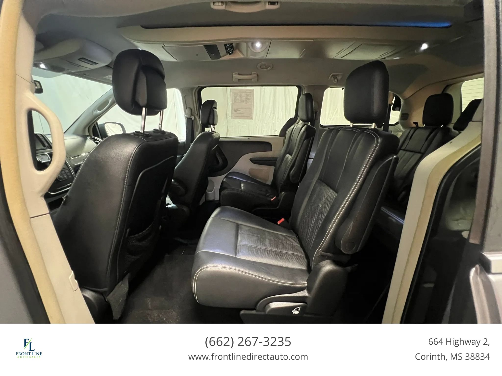Used 2013 Chrysler Town & Country Touring-L w/ Driver Convenience Group FWD image 22