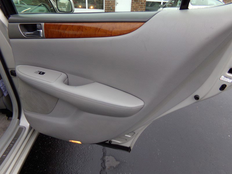 Used 2005 Lexus ES 330 Sedan image 70