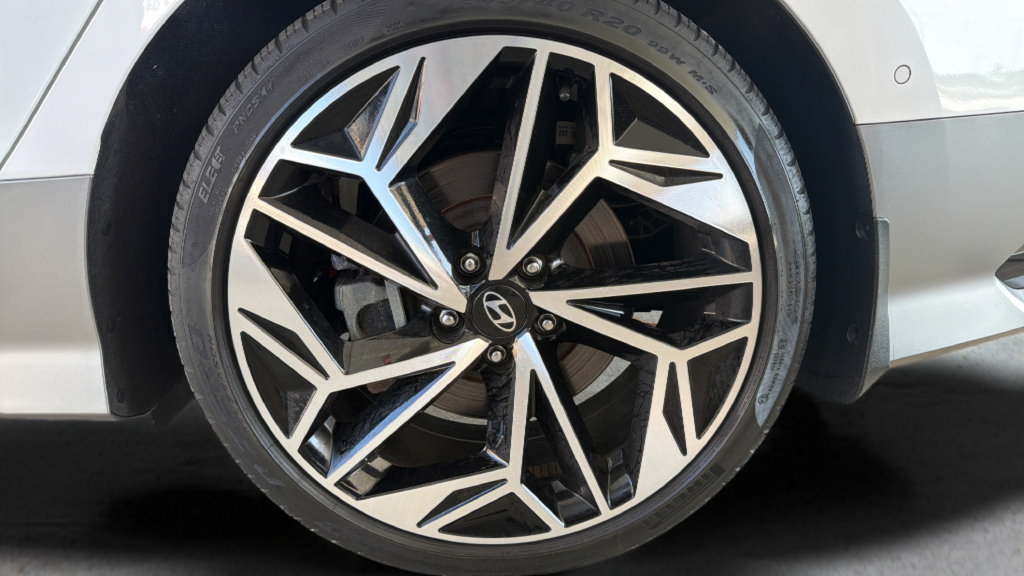 Used 2023 Hyundai Ioniq 6 Limited AWD/4WD image 28