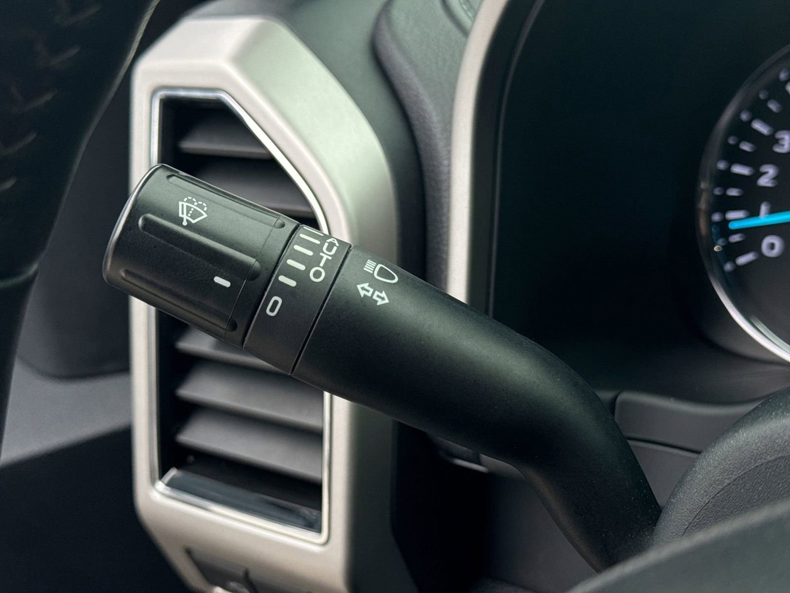 Certified 2022 Ford F250 Lariat w/ Tremor Off-Road Package image 54