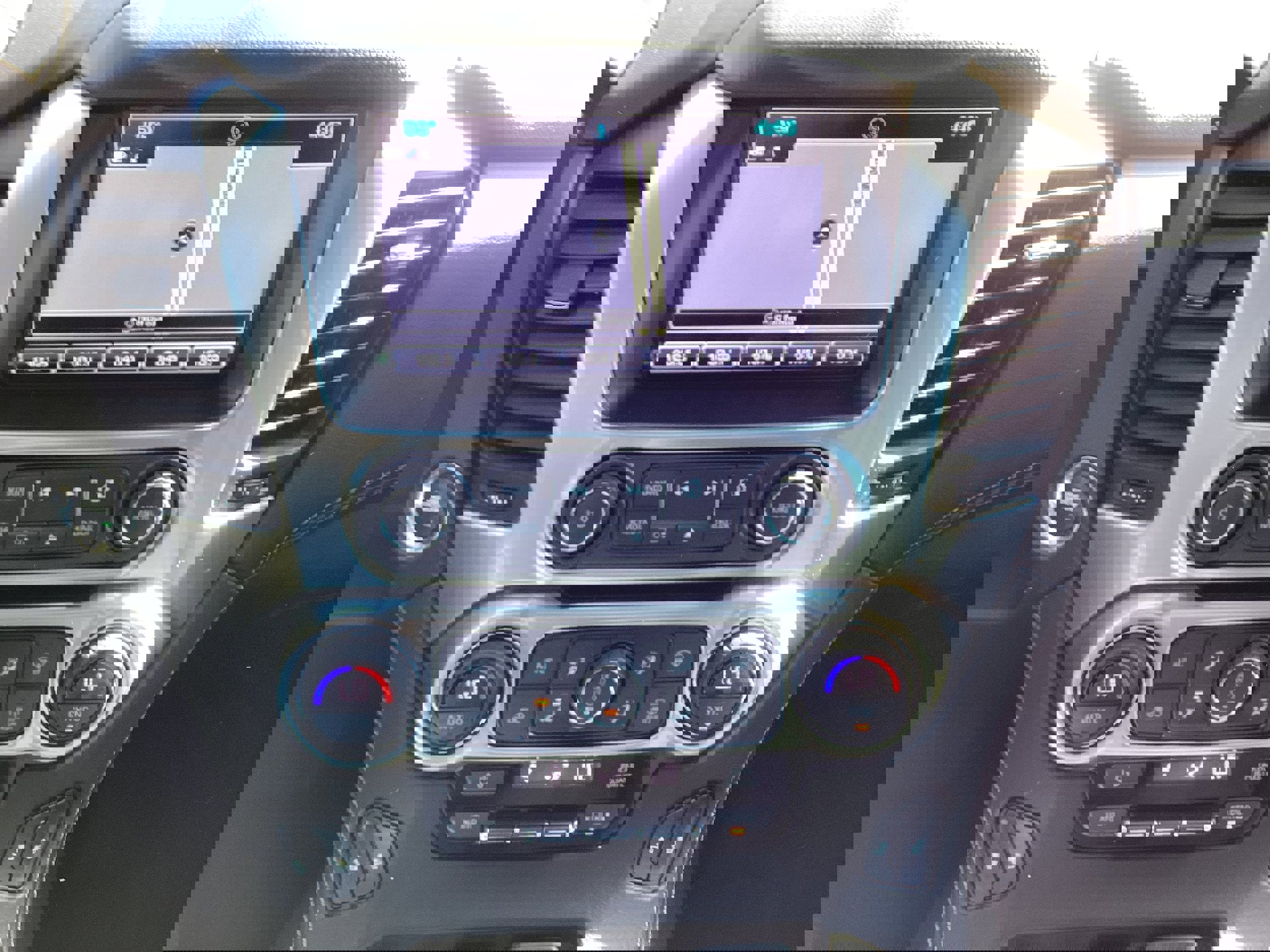 Used 2019 Chevrolet Suburban LT w/ LT Signature Package image 22