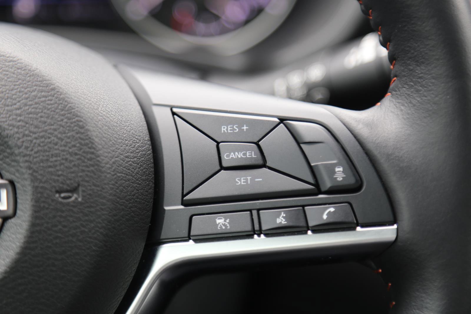 Used 2025 Nissan Sentra SR w/ SR Premium Package image 10