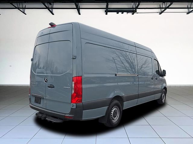 Used 2023 Mercedes-Benz Sprinter 2500 image 4
