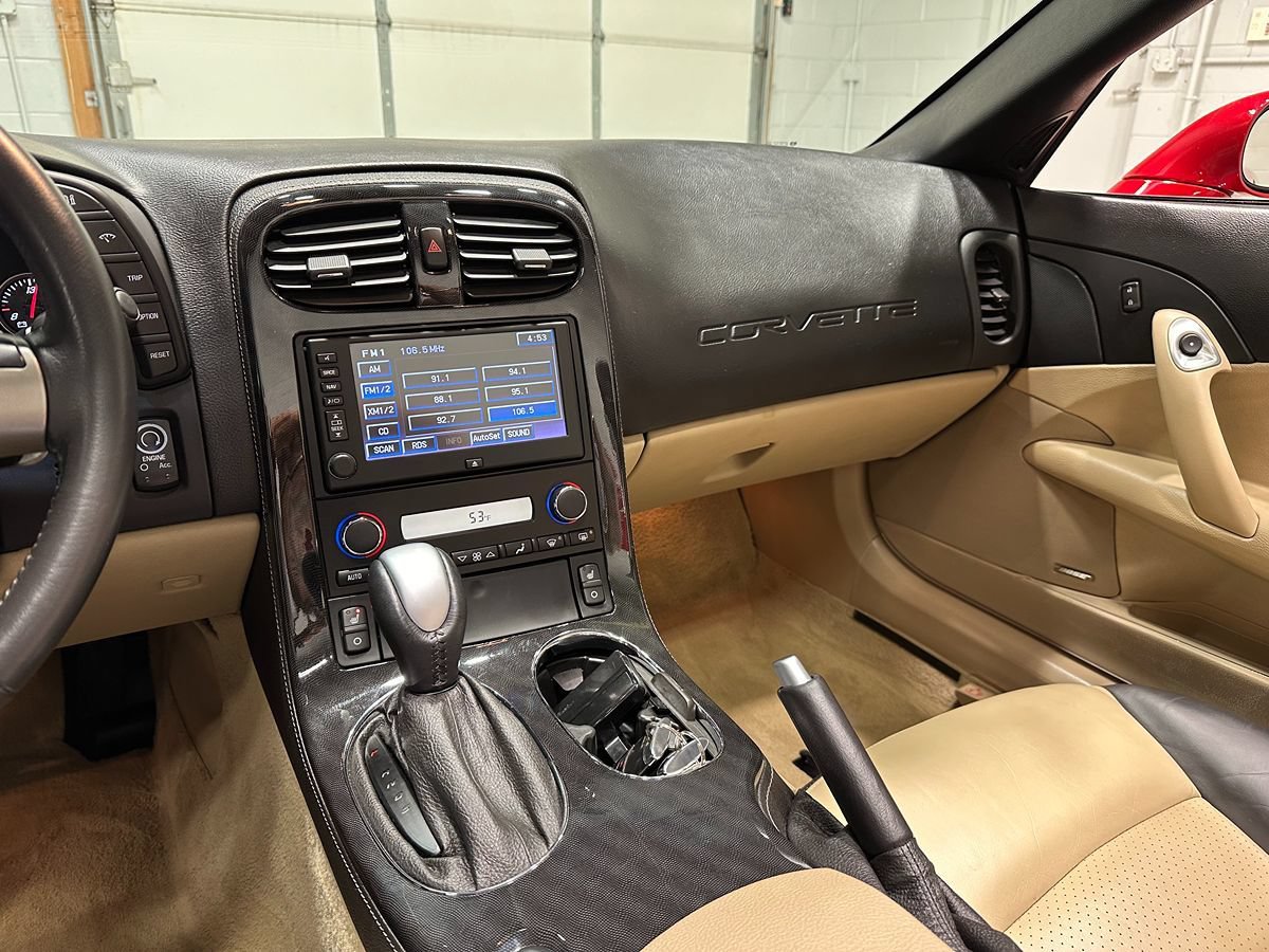 Used 2010 Chevrolet Corvette Grand Sport w/ Preferred Equipment Group RWD image 32