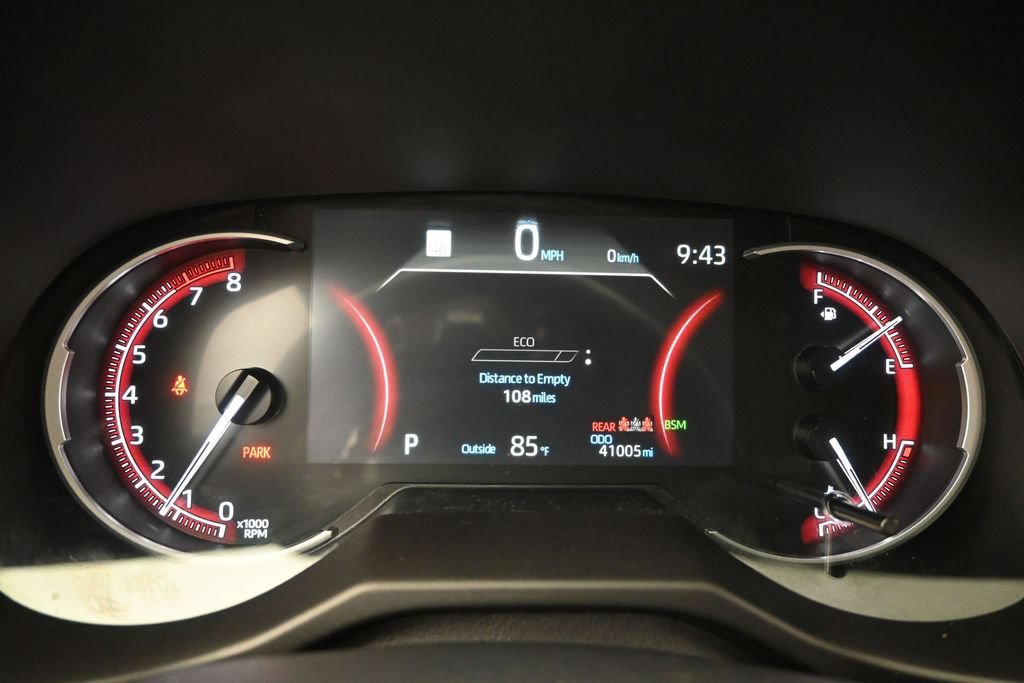 Used 2025 Toyota RAV4 XLE FWD image 23