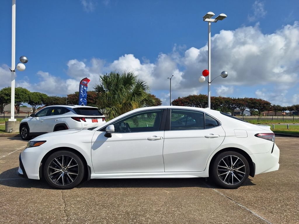 Used 2023 Toyota Camry SE FWD image 8